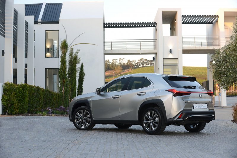 Lexus UX 2020 салон