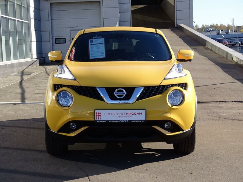 Nissan Juke 2020 желтый