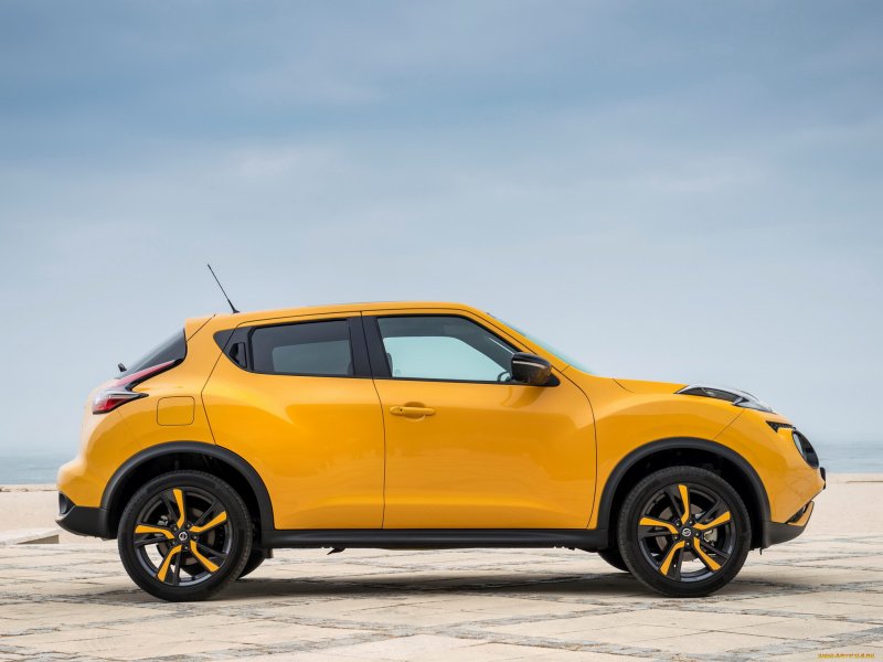 Nissan Juke желтый 2015