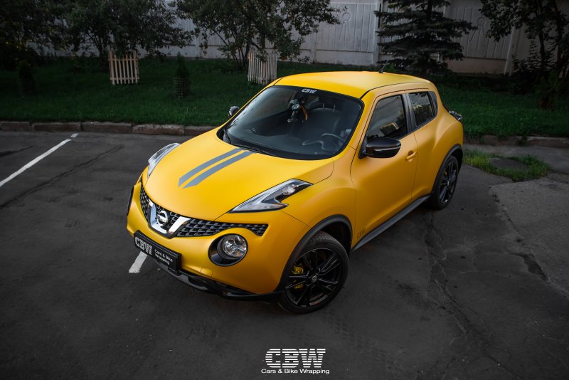 Nissan Juke желтый 2015