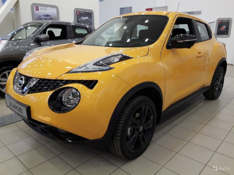 Nissan Juke 2020 желтый