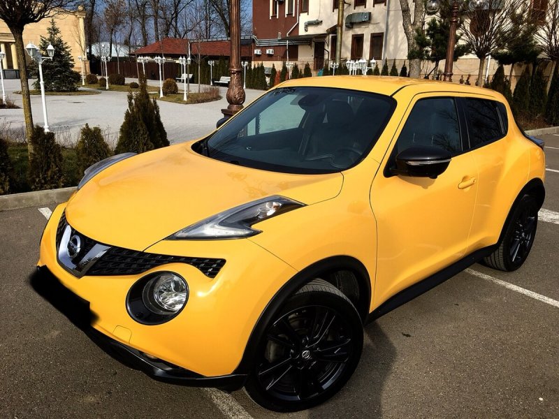 Nissan Juke желтый