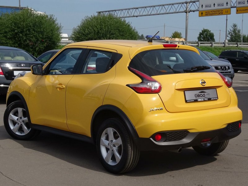 Ниссан Juke желтый