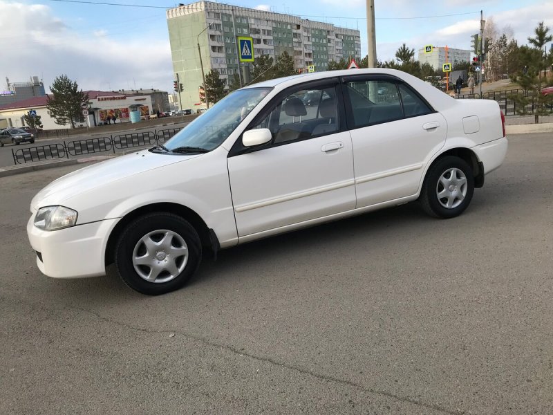 Мазда фамилия 1999 седан