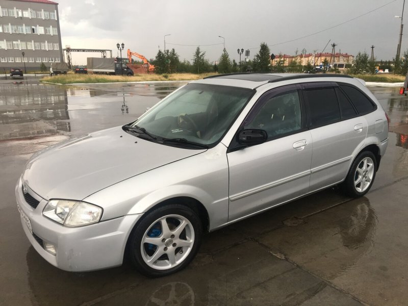Mazda familia 1999