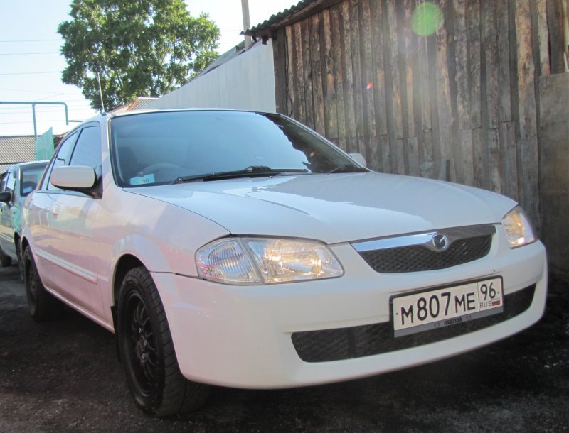 Mazda familia Wagon 1999