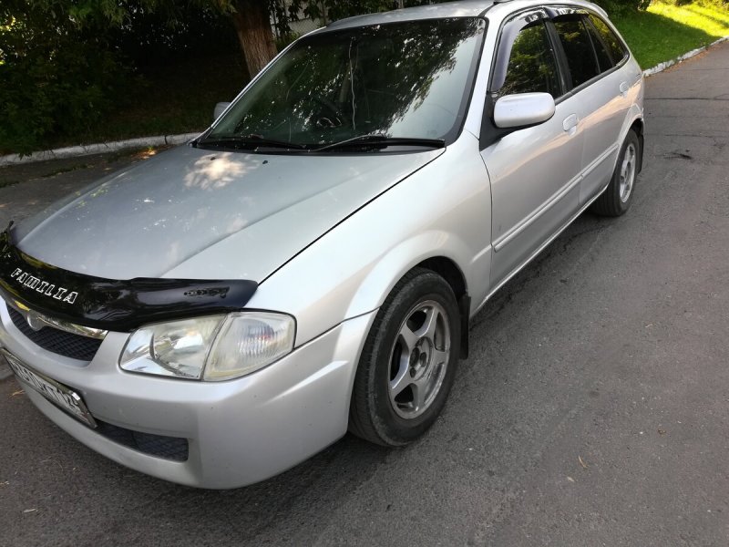 Mazda familia 1999
