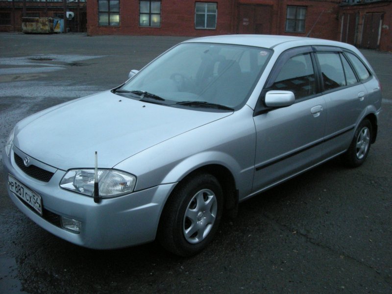 Mazda familia 1999