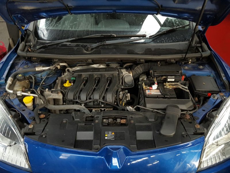 Renault Megane 2 под капотом