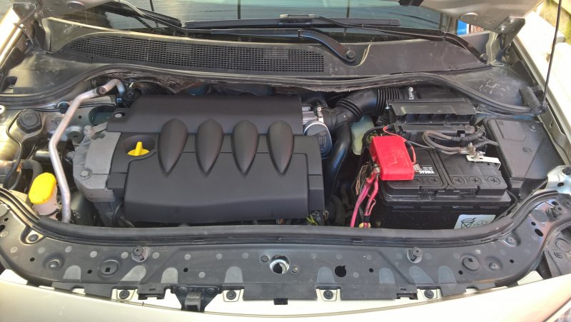 Renault Megane 1 1.6 под капотом