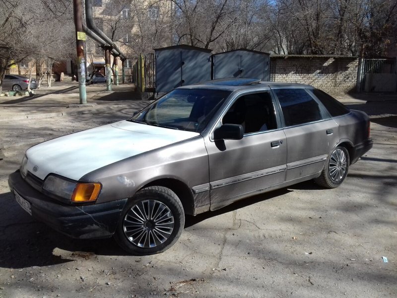 Volvo 460 спереди