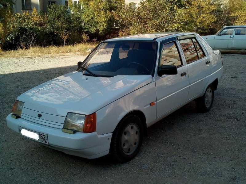 Машина ЗАЗ 1103