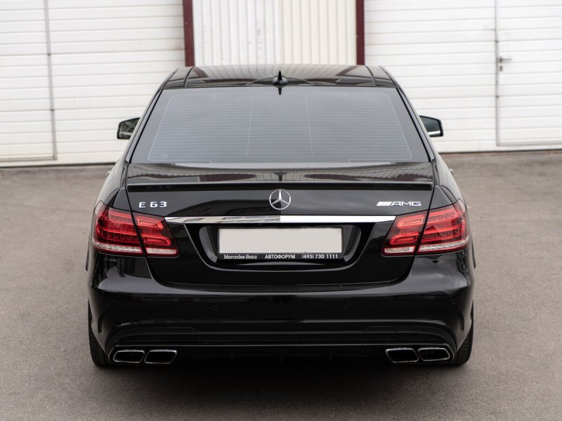 Mercedes e w212 AMG черный