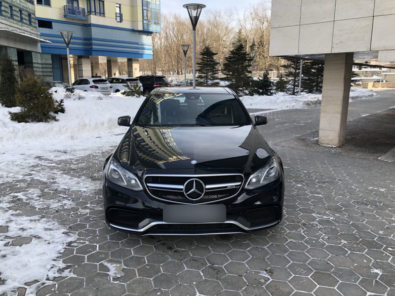 Мерседес 212 Рестайлинг черный