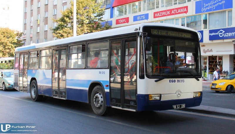 Mercedes-Benz o345