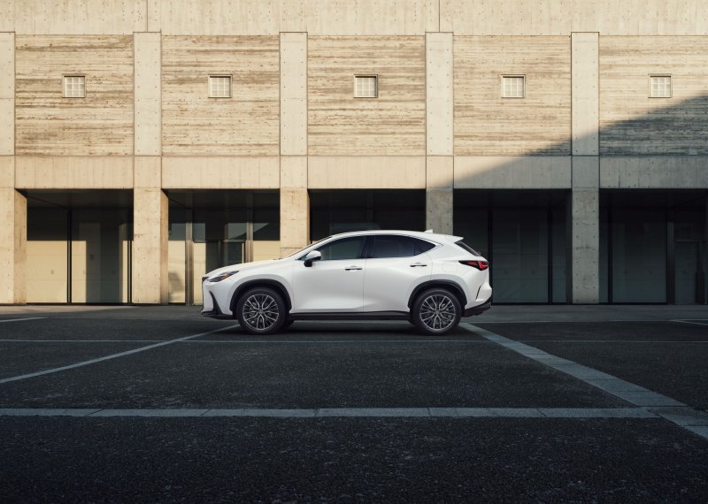 Лексус NX 350 2021