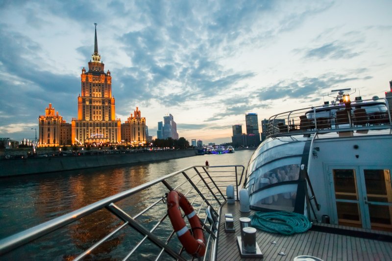 Прогулка на яхте Рэдиссон по Москве