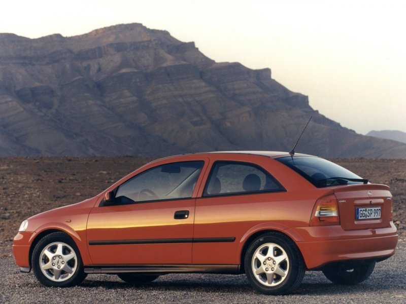 Opel Astra 1998 хэтчбек