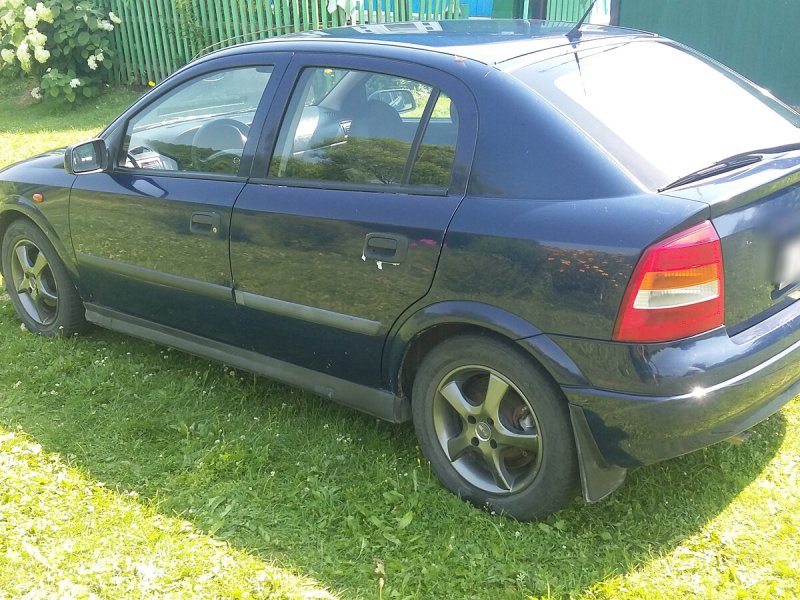 Opel Astra g хэтчбек 5d (1998-2009) на белом фоне