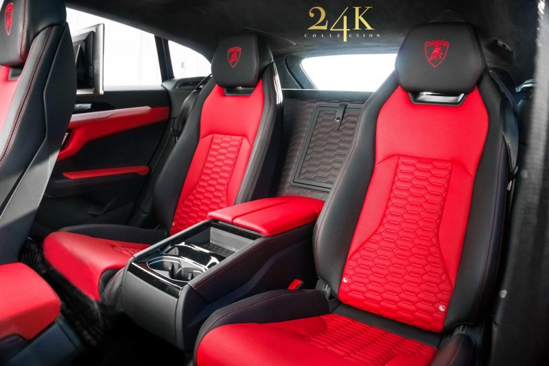 Lamborghini Urus Black салон