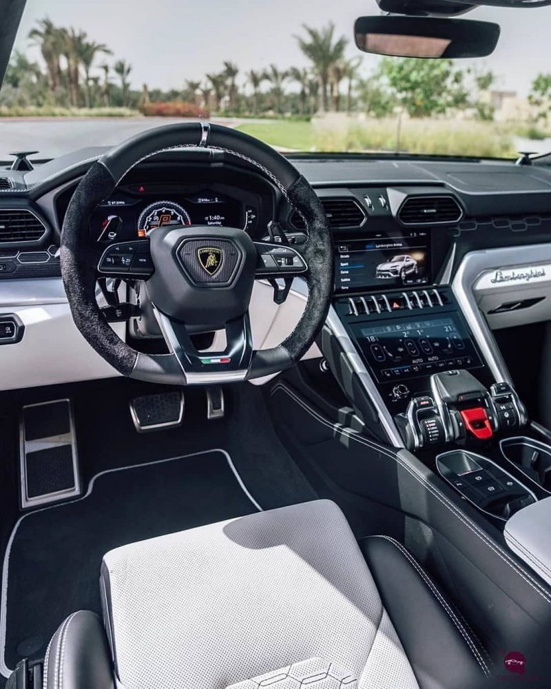 Lamborghini Urus 2017 салон