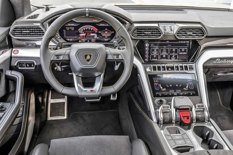 Lamborghini Urus 2021 салон