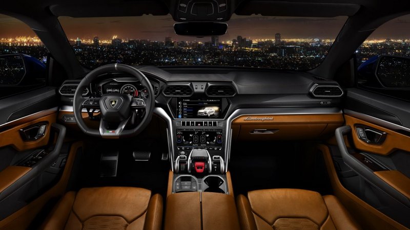 Lamborghini Urus красный салон
