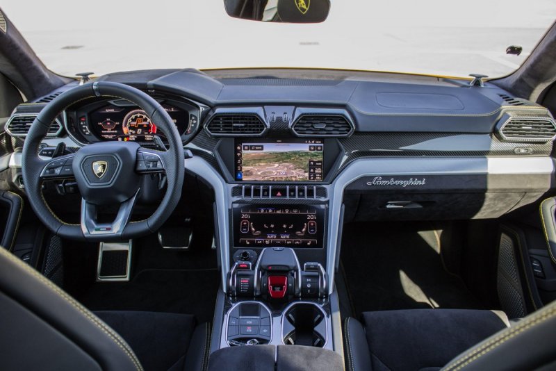 Lamborghini Urus 2021 салон