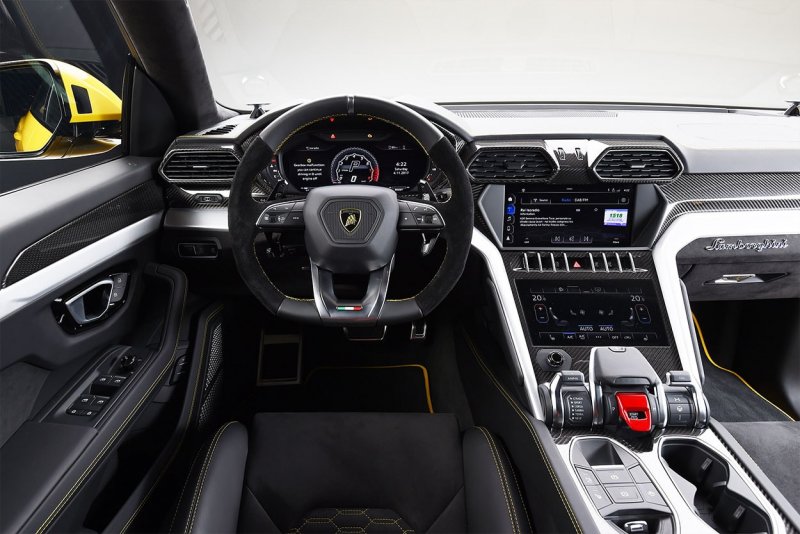 Lamborghini Urus салон подсветка