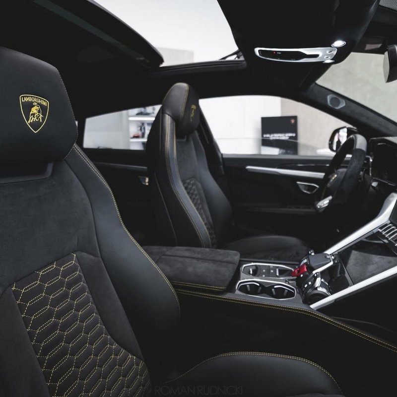 Lamborghini Urus 2020 салон