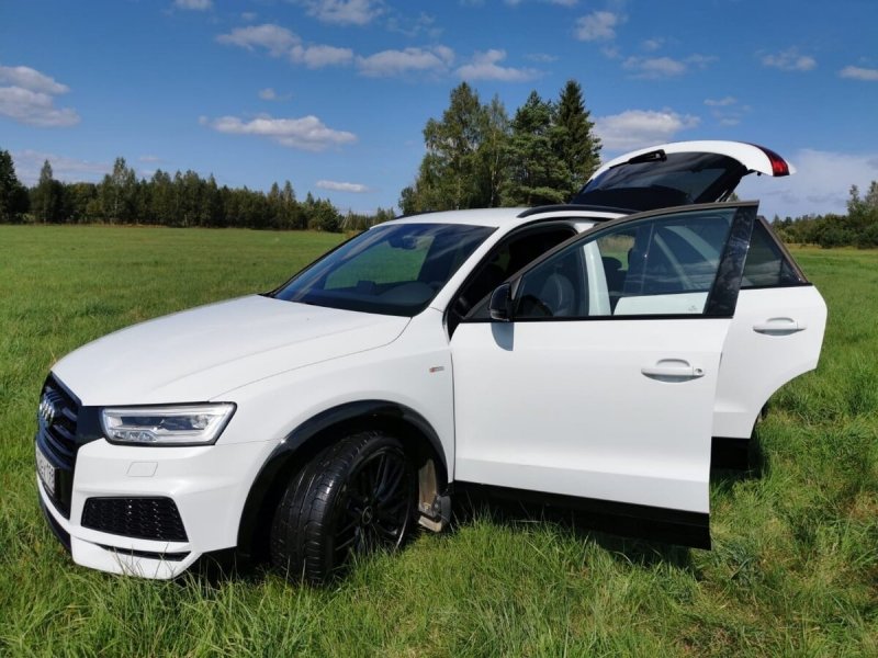 Audi q3 белая с черной крышей