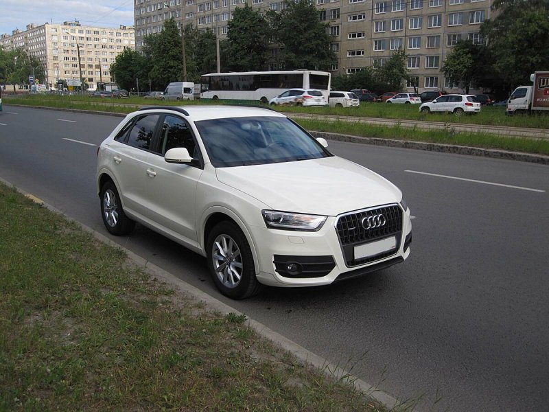 Audi q3 beli