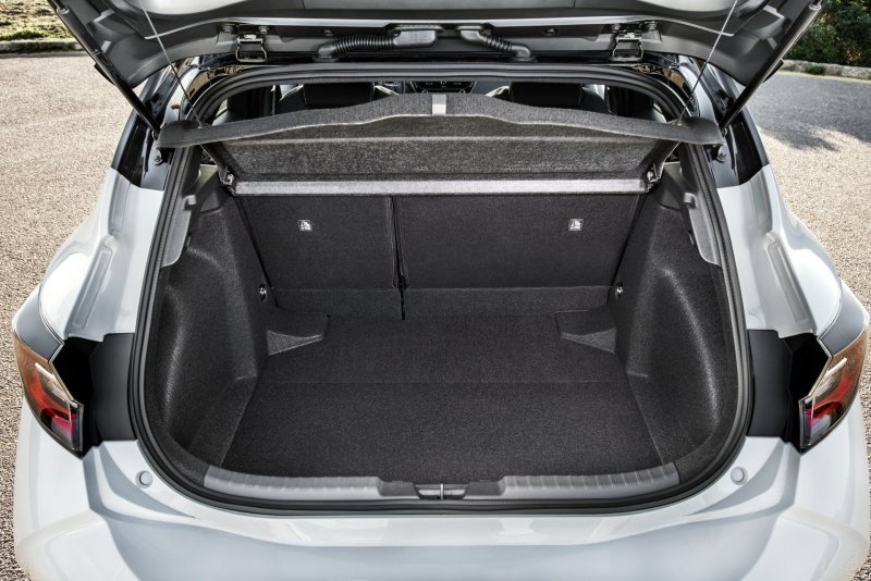 Toyota Corolla 2019 хэтчбек багажник