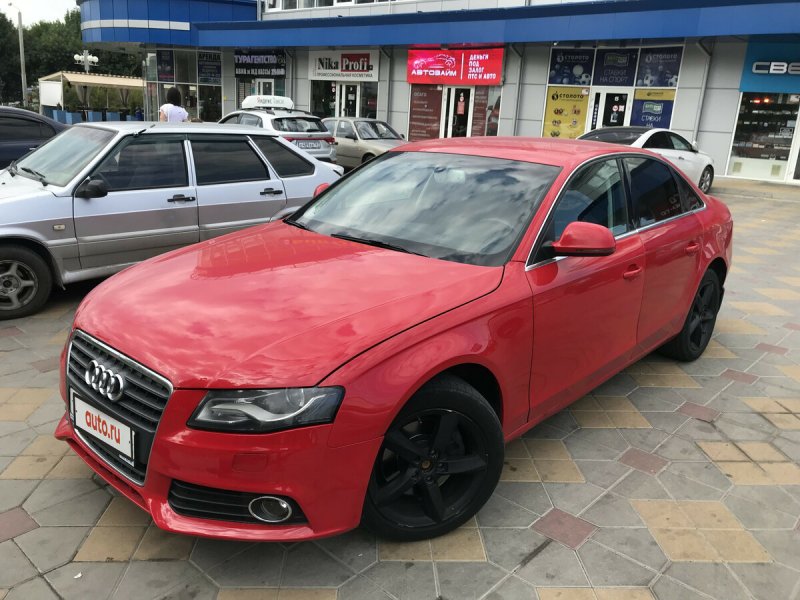 Audi a4 b8 красная
