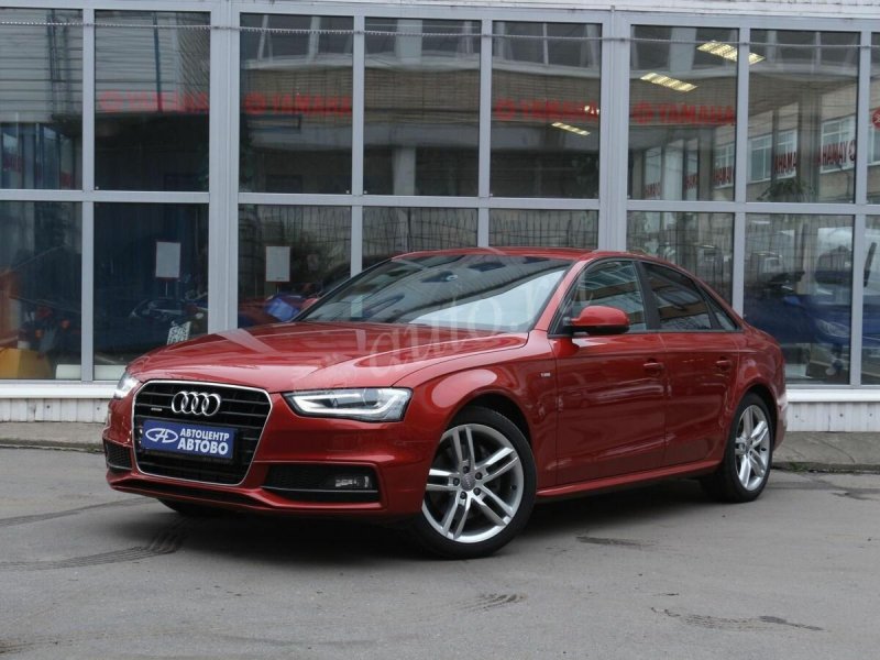 Audi a4 b8 красная
