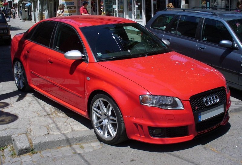 Ауди rs4 красная