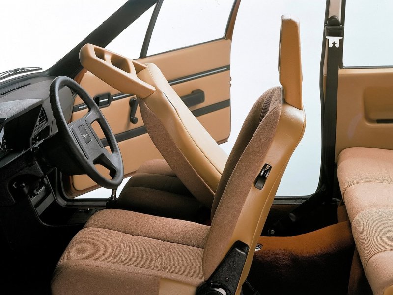 Volvo 300