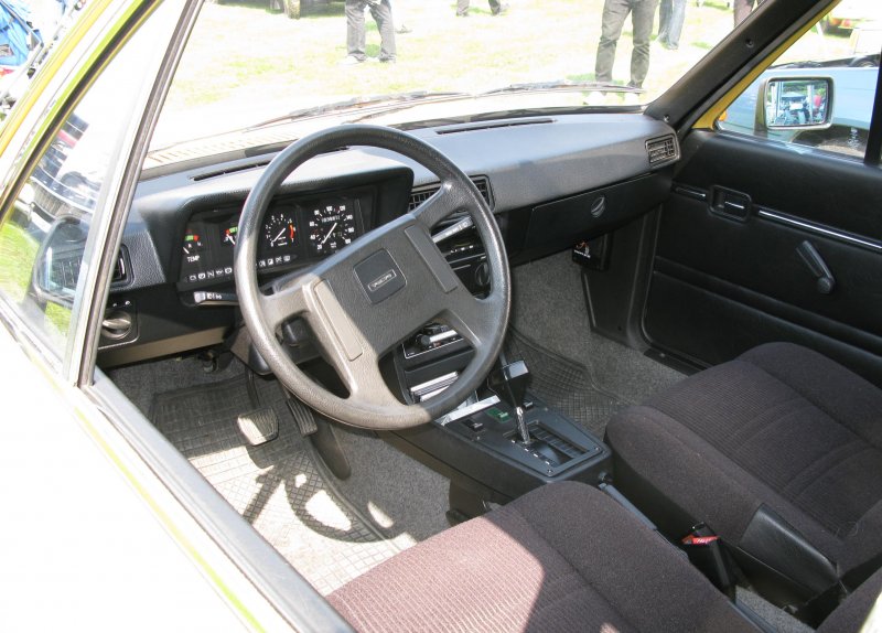 Volvo 343 салон