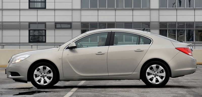 Opel Insignia i брошенная