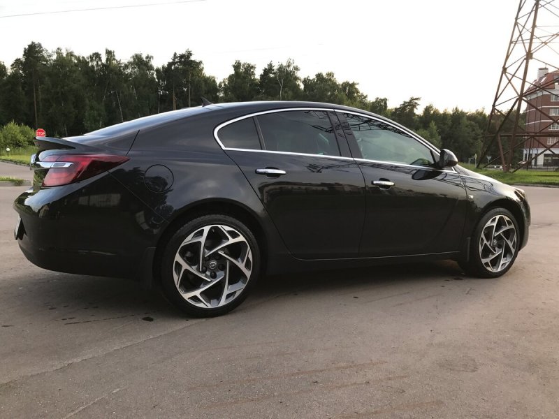 Opel Insignia nemezida OPC-look.