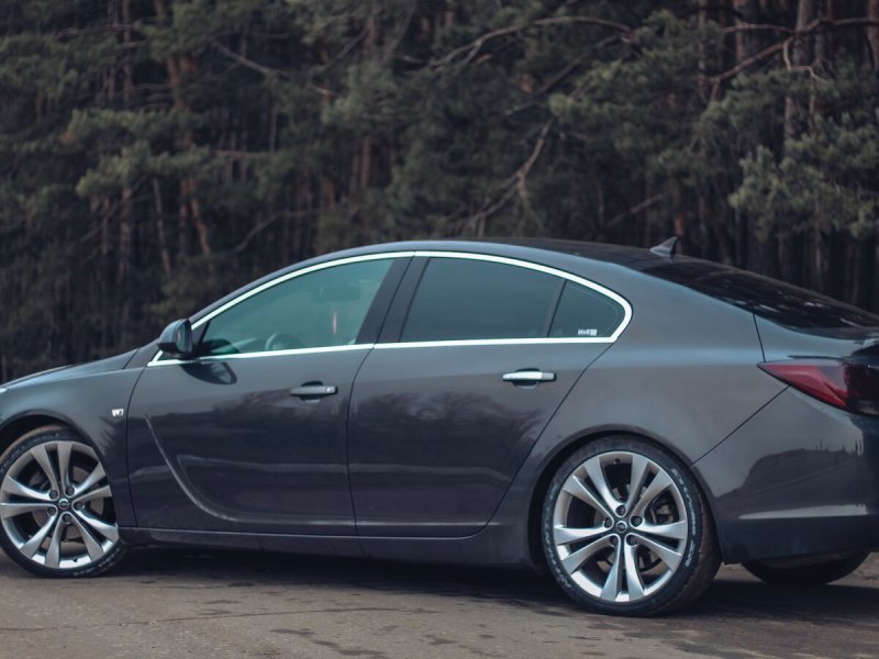 Opel Insignia седан или лифтбек