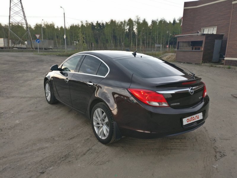 Opel Insignia 1 2011