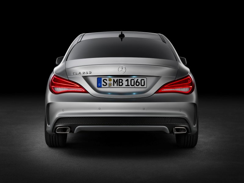 Mercedes CLA 2016 сзади