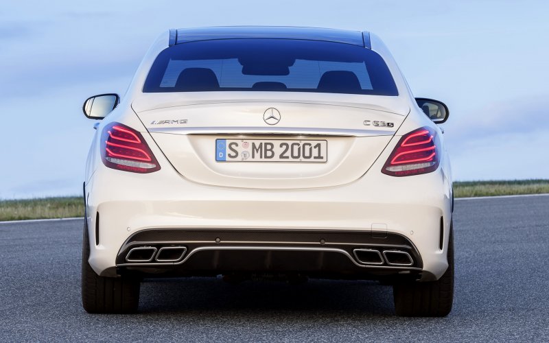 Mercedes-Benz c63s AMG зад