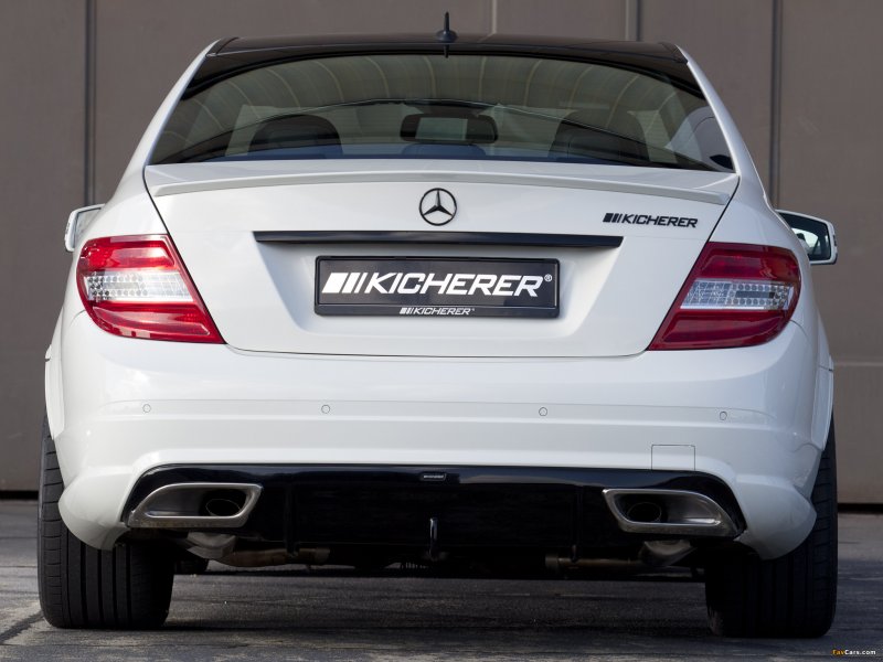 Mercedes c63 AMG White