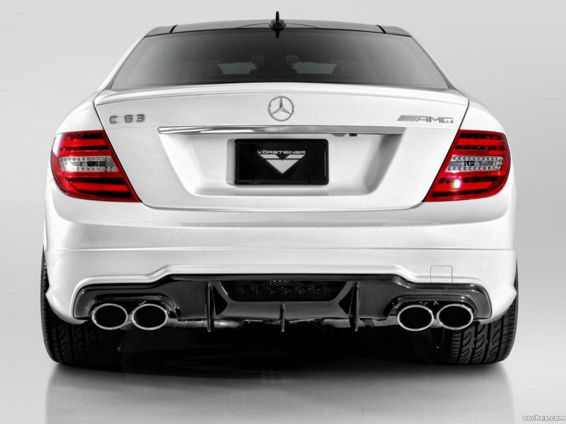 Mercedes Benz c63 AMG сзади