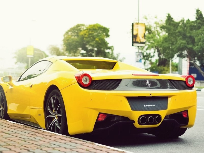 Феррари 458 желтая