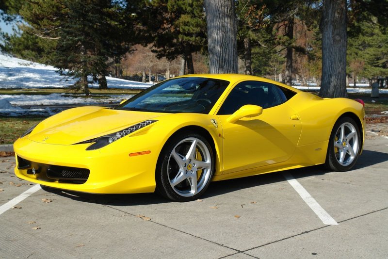 Феррари 458 Italia желтая