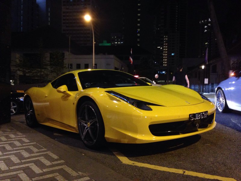 Ferrari 458 жёлтая
