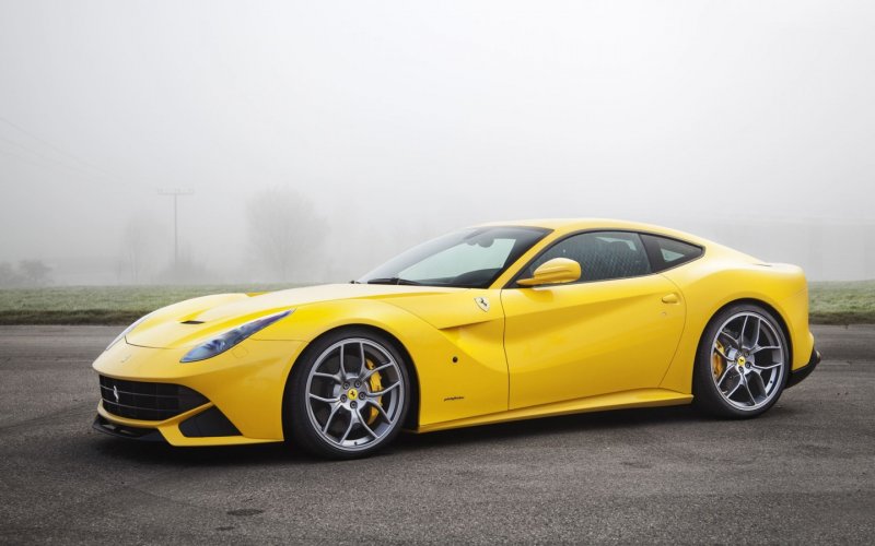 Желтая Феррари f430